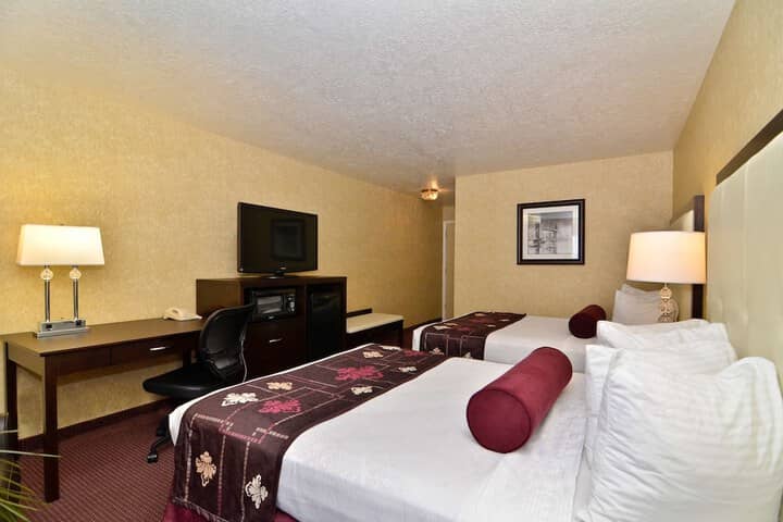 Room 32 of 54