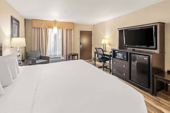 Room 8 of 54