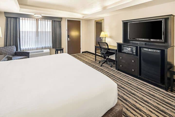 Room 4 of 54